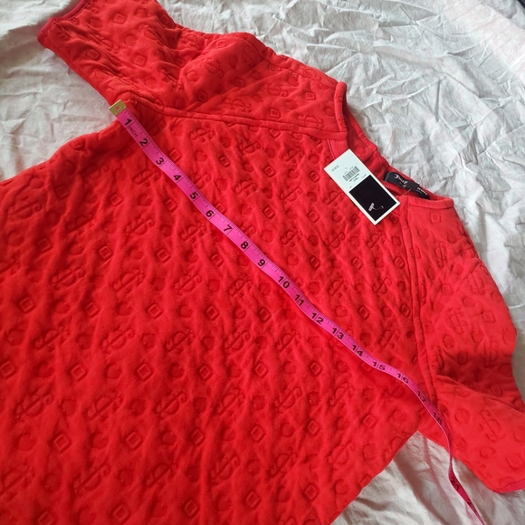 Top - Picture 4 of 12